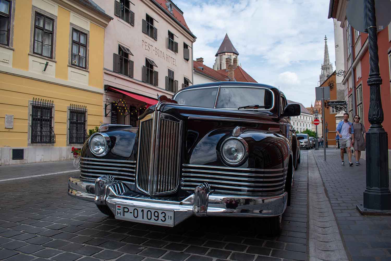 Classic automobile in Buda